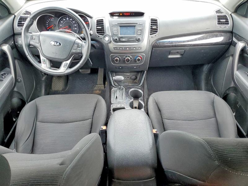 Photo 8 from auction – 2015 KIA SORENTO with VIN 5XYKTDA79FG624434