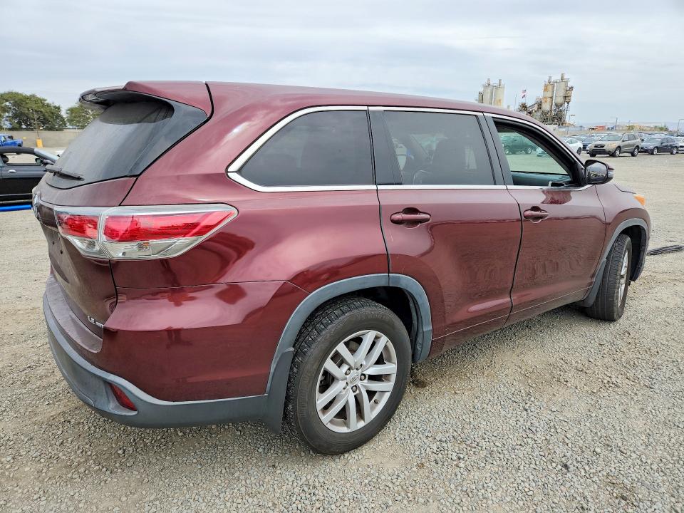 Photo 3 from auction – 2015 TOYOTA HIGHLANDER with VIN 5TDBKRFH5FS184927