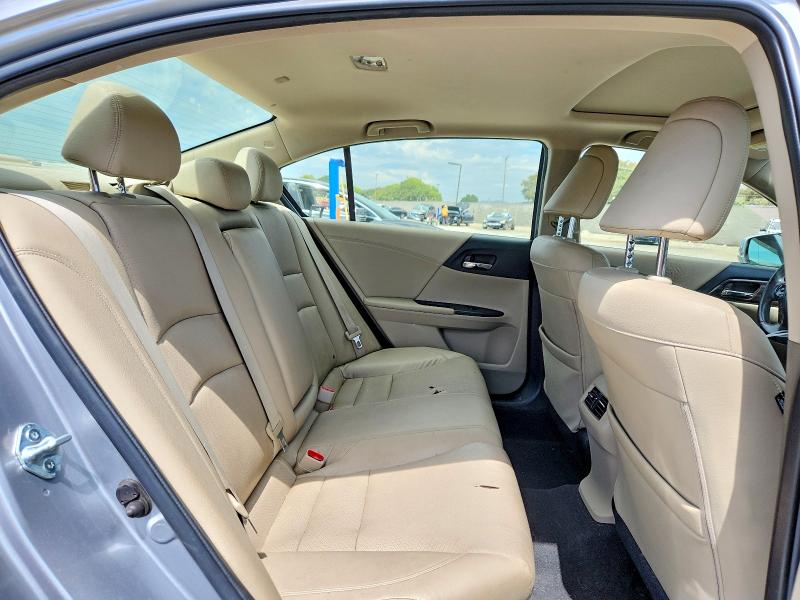 Photo 10 from auction – 2017 HONDA ACCORD with VIN JHMCR6F55HC000724