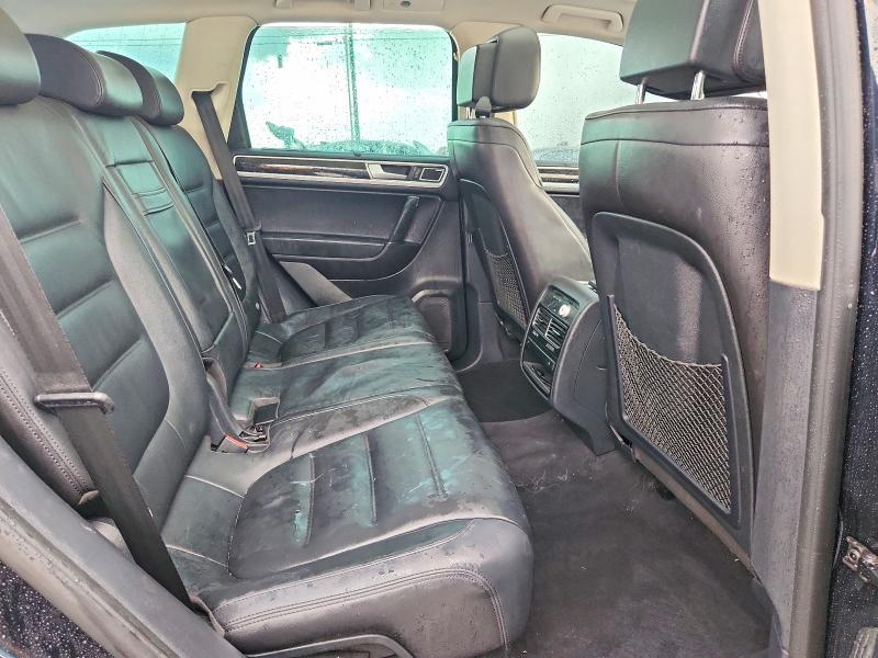 Photo 11 from auction – 2016 VOLKSWAGEN TOUAREG with VIN WVGEF9BP3GD010460