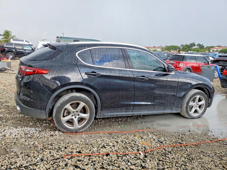Photo 3 from auction – 2018 ALFA ROMEO STELVIO with VIN ZASFAKAN7J7B87945