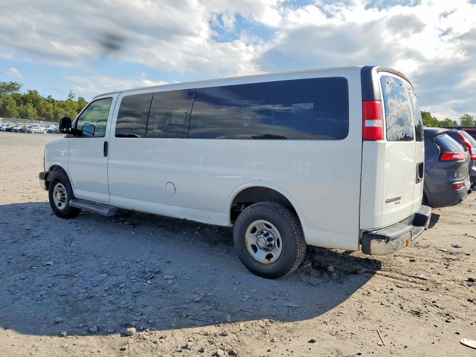 Photo 2 from auction – 2015 CHEVROLET EXPRESS G3500 with VIN 1GAZG1FF1F1110801