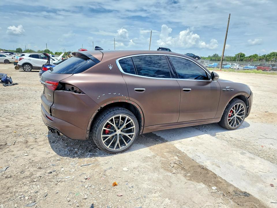 Photo 3 from auction – 2023 MASERATI GRECALE with VIN ZN682AVA9P7416598