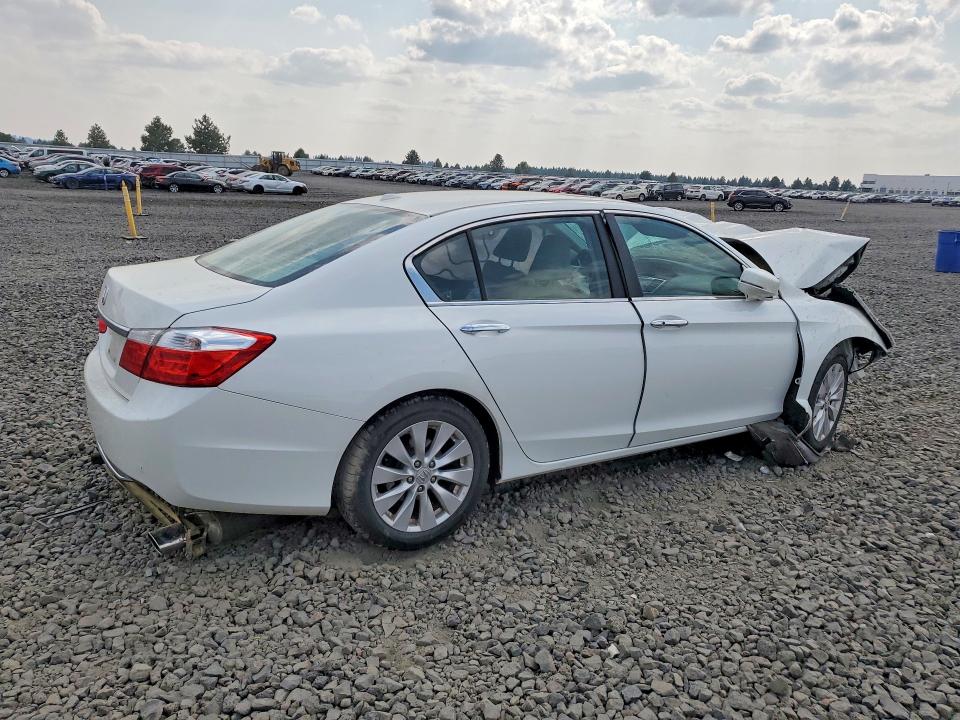 Photo 3 from auction – 2014 HONDA ACCORD with VIN 1HGCR2F82EA207276