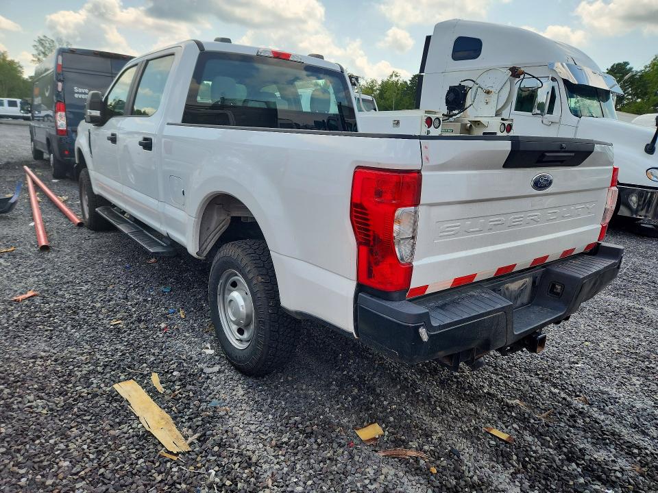 Photo 2 from auction – 2022 FORD F350 with VIN 1FT8W3B68NEE41440