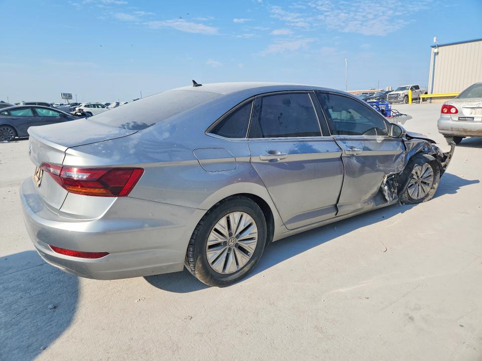 Photo 3 from auction – 2019 VOLKSWAGEN JETTA with VIN 3VWCB7BU5KM201521
