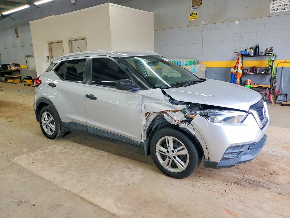 Photo 4 from auction – 2019 NISSAN KICKS with VIN 3N1CP5CU8KL560202