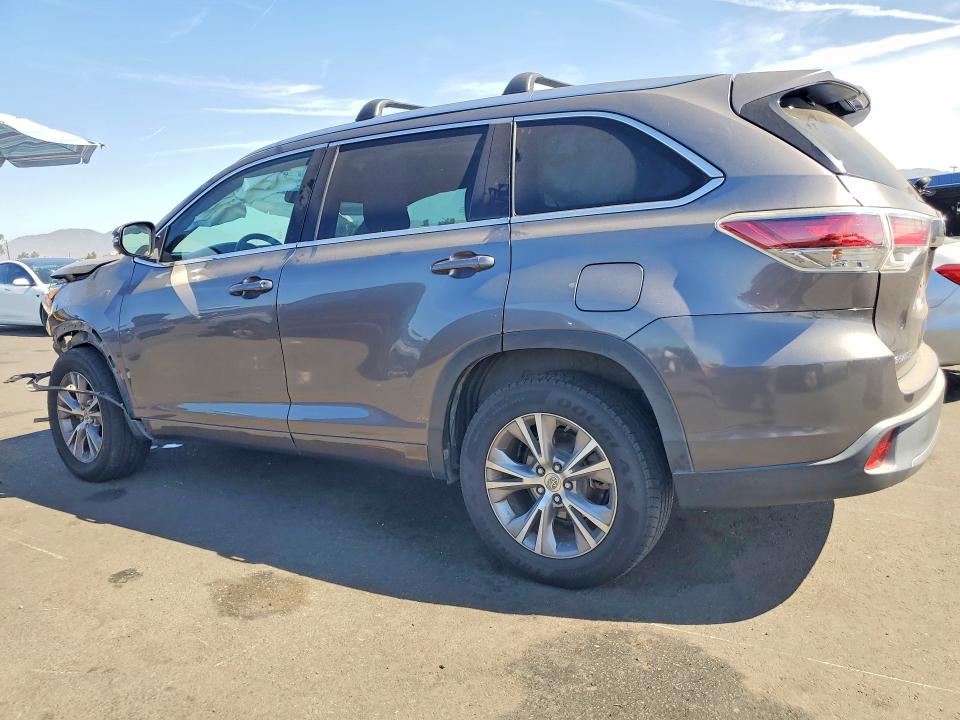 Photo 2 from auction – 2015 TOYOTA HIGHLANDER with VIN 5TDKKRFH8FS105797
