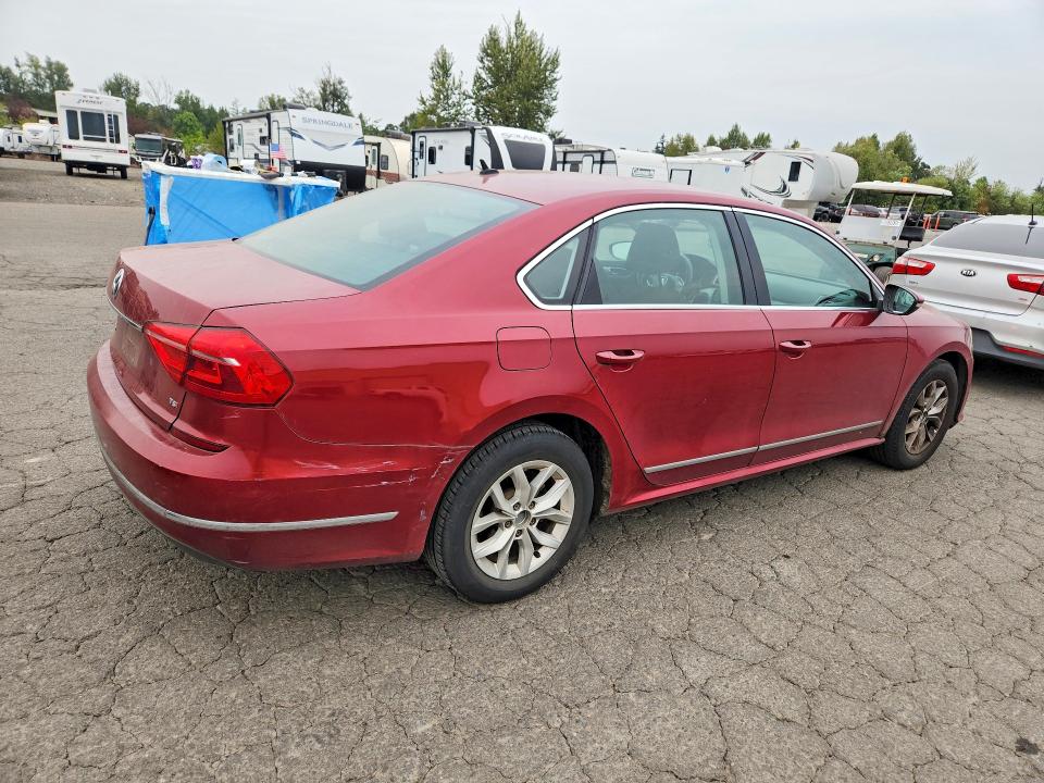 Photo 3 from auction – 2016 VOLKSWAGEN PASSAT with VIN 1VWAT7A38GC030091
