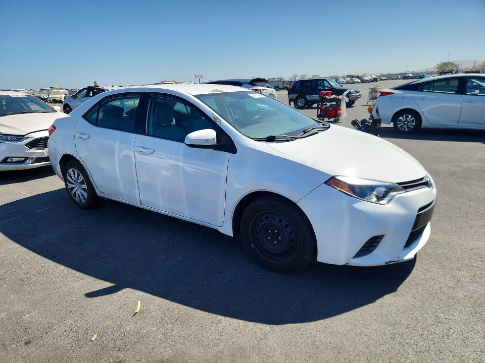 Photo 4 from auction – 2015 TOYOTA COROLLA with VIN 5YFBURHE1FP297781