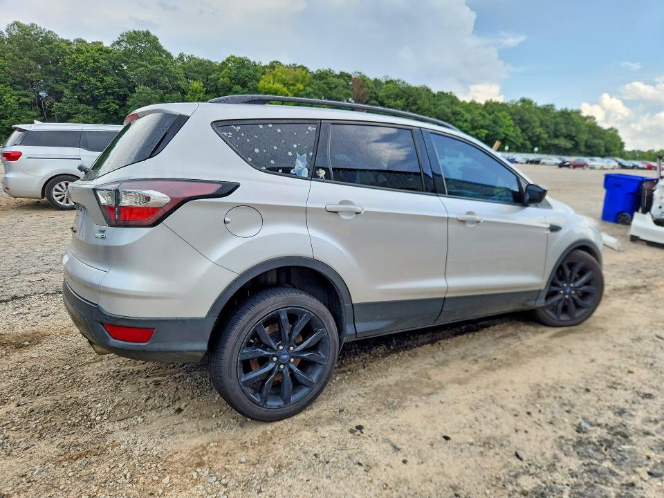 Photo 3 from auction – 2017 FORD ESCAPE with VIN 1FMCU9G91HUE86604