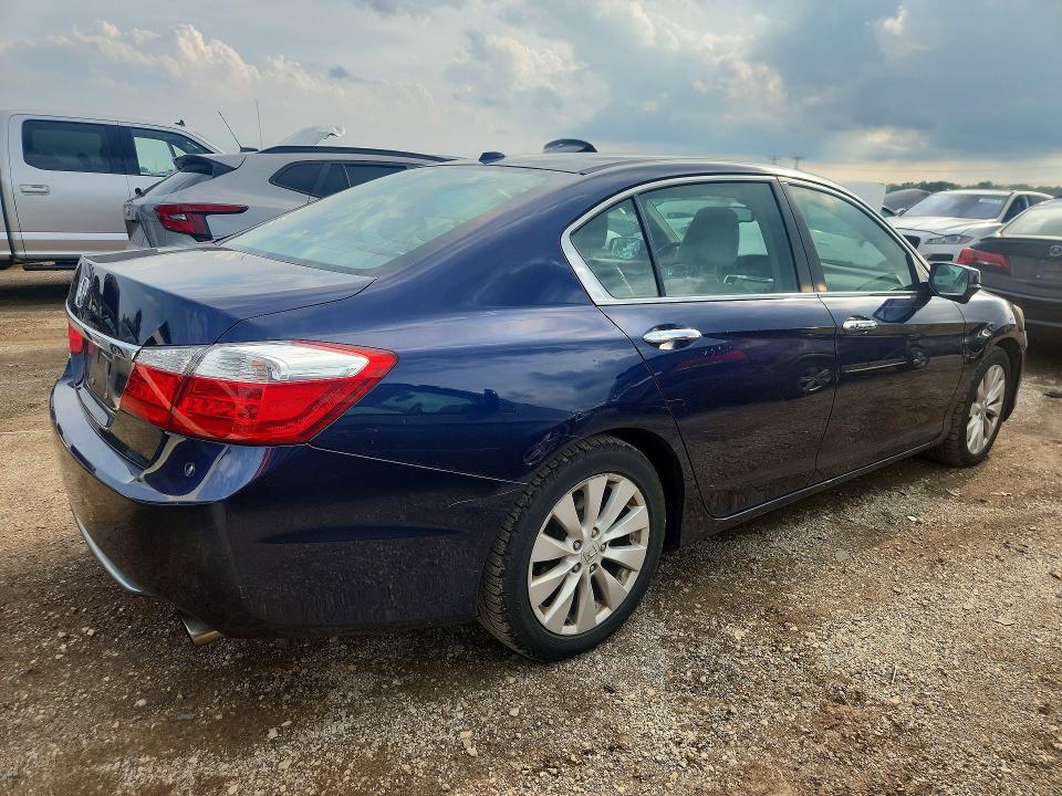 Photo 3 from auction – 2015 HONDA ACCORD with VIN 1HGCR2F88FA150535