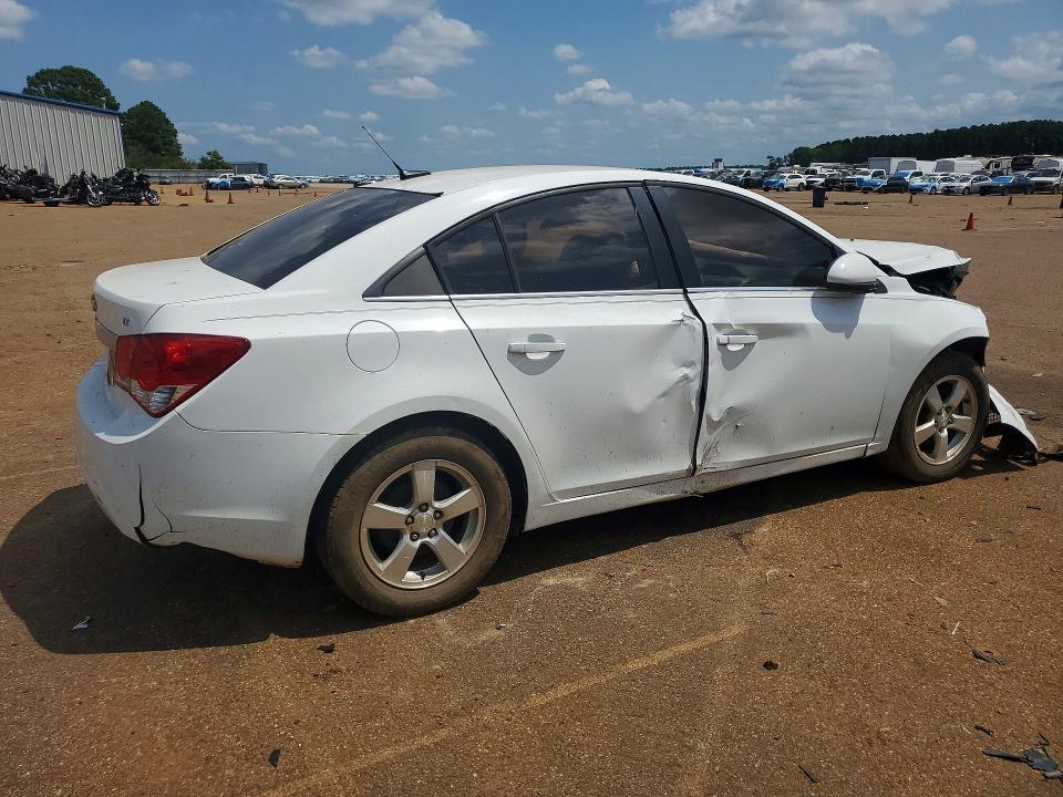 Photo 3 from auction – 2014 CHEVROLET CRUZE with VIN 1G1PC5SB1E7144617