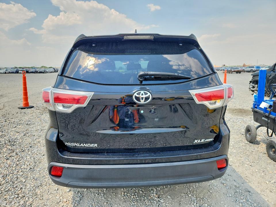 Photo 6 from auction – 2014 TOYOTA HIGHLANDER with VIN 5TDJKRFH5ES036545