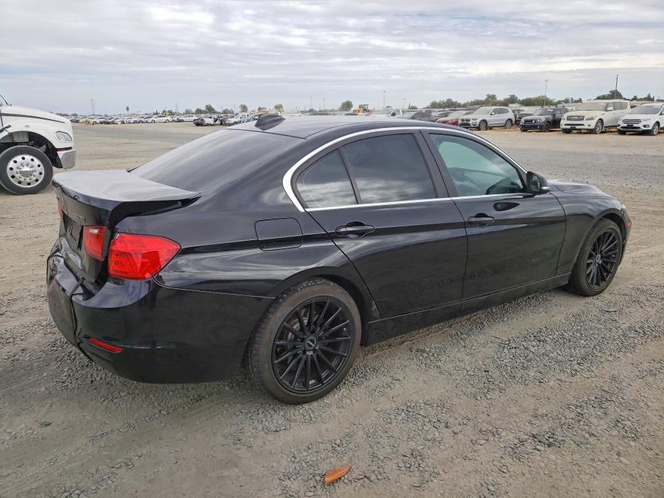 Photo 3 from auction – 2015 BMW 328 with VIN WBA3B3G54FNR86720