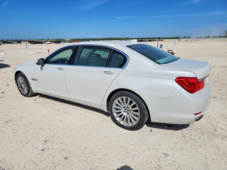 Photo 2 from auction – 2012 BMW 750 with VIN WBAKB8C58CC964497
