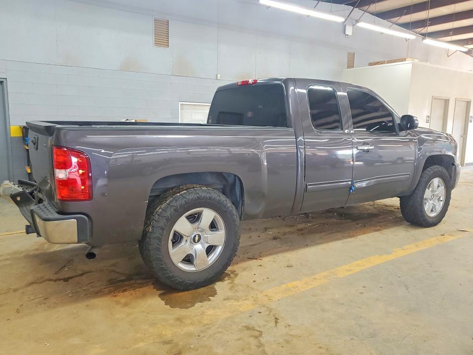 Фото 3 с аукциона – 2010 CHEVROLET SILVERADO с VIN 1GCSCTE00AZ137897