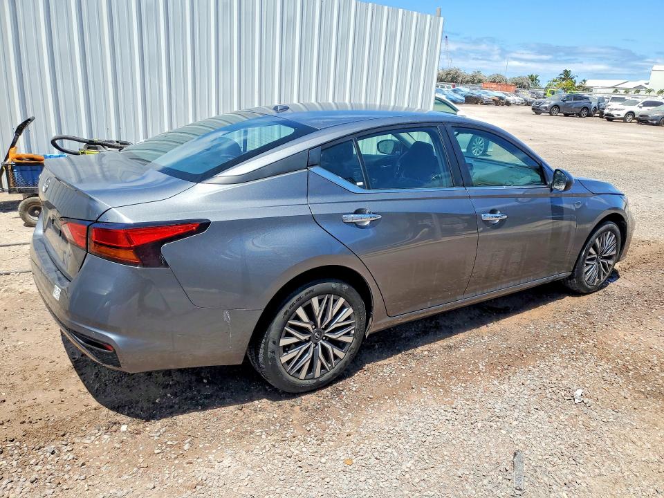 Photo 3 from auction – 2025 NISSAN ALTIMA with VIN 1N4BL4DVXSN349420