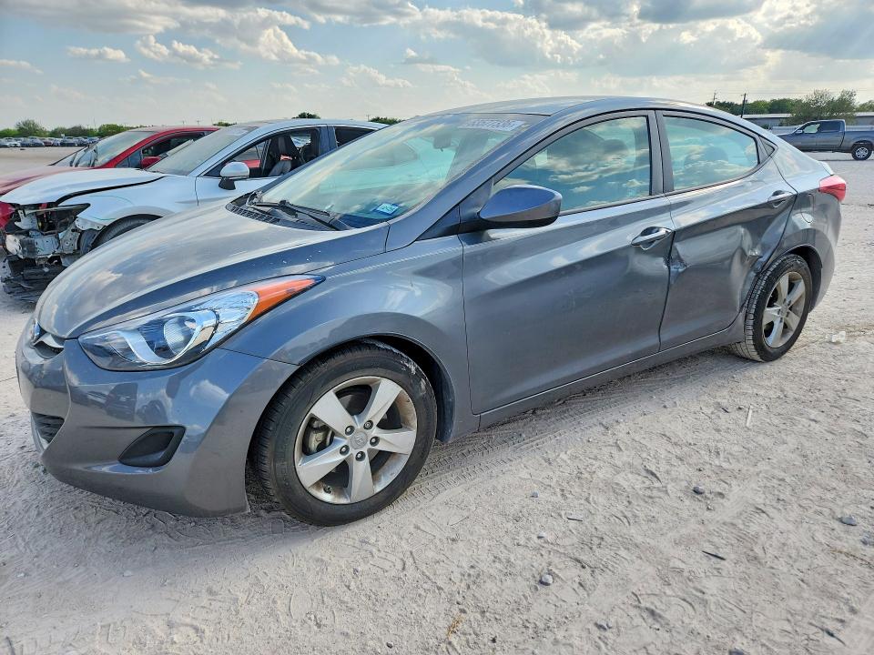 HYUNDAI ELANTRA 2013 with VIN 5NPDH4AE3DH450696 - Photo from auction