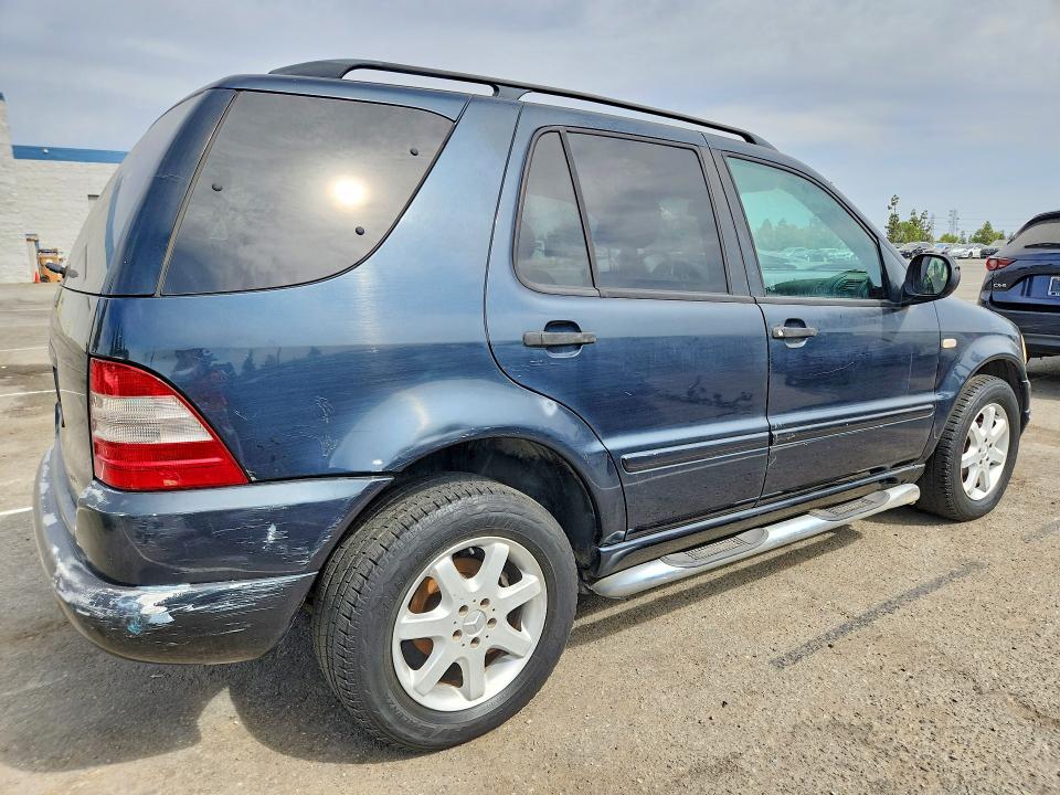 Photo 3 from auction – 2000 MERCEDES-BENZ ML with VIN 4JGAB54E5YA195953
