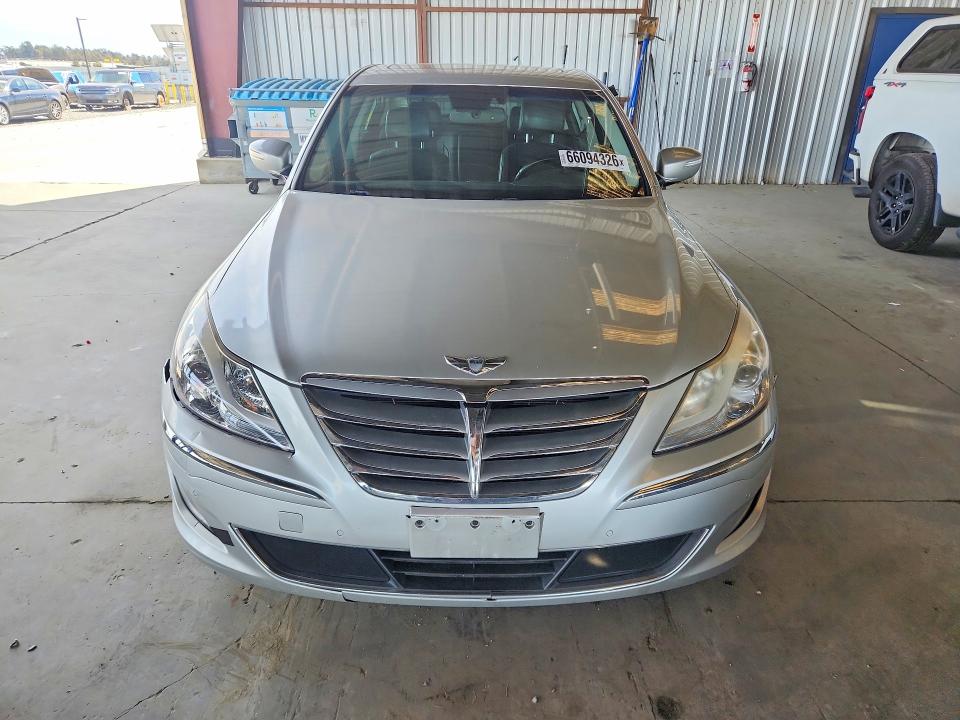 Photo 5 from auction – 2012 HYUNDAI GENESIS with VIN KMHGC4DD0CU153321