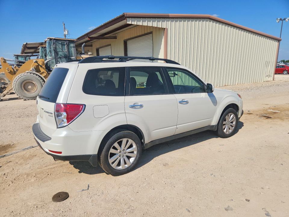 Photo 3 from auction – 2013 SUBARU FORESTER with VIN JF2SHAEC2DH425691