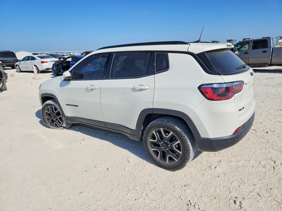 Photo 2 from auction – 2019 JEEP COMPASS with VIN 3C4NJDAB4KT703410