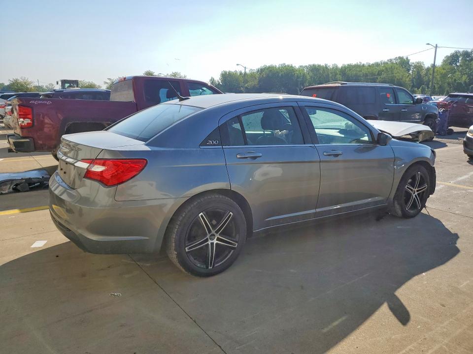 Photo 3 from auction – 2012 CHRYSLER 200 with VIN 1C3CCBBG1CN302774