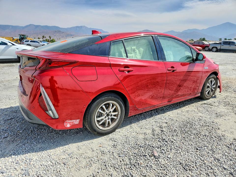 Photo 3 from auction – 2017 TOYOTA PRIUS PRIME with VIN JTDKARFP2H3063044