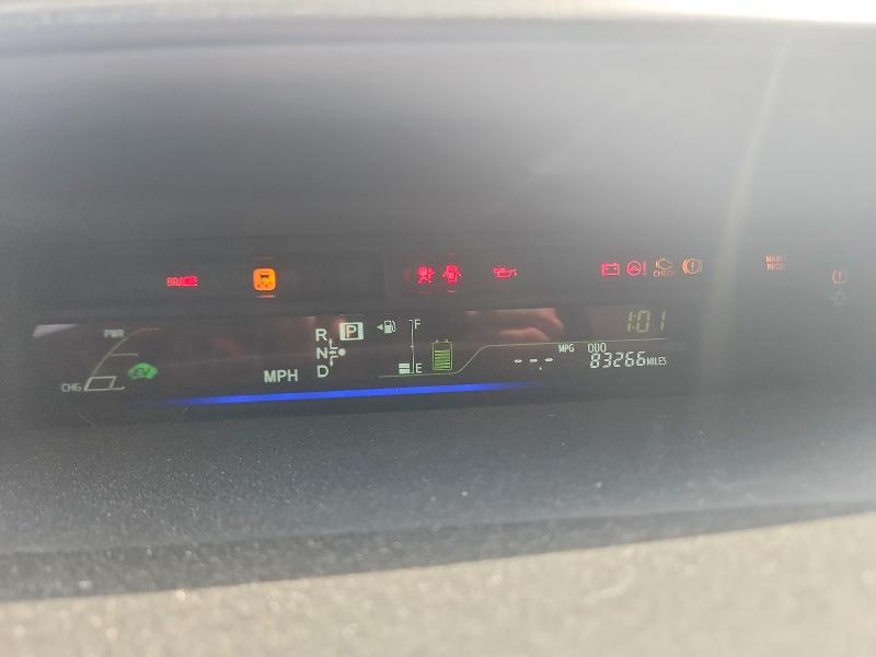 Photo 9 from auction – 2017 TOYOTA PRIUS V with VIN JTDZN3EU4HJ056521