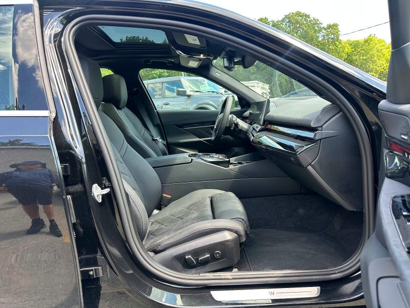 Photo 8 from auction – 2027 BMW 530 with VIN WBA53FJ00VCY10553
