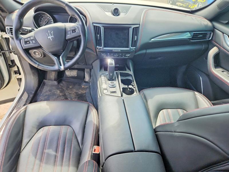 Photo 8 from auction – 2020 MASERATI LEVANTE with VIN ZN661XUL4LX349869