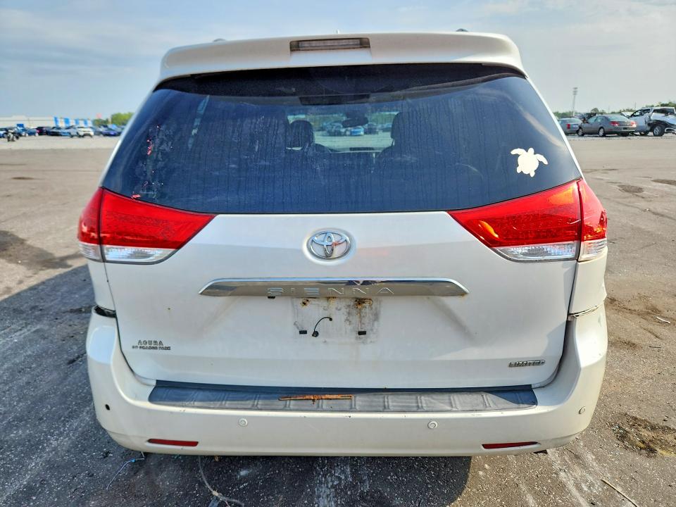 Photo 6 from auction – 2012 TOYOTA SIENNA with VIN 5TDYK3DC1CS236712