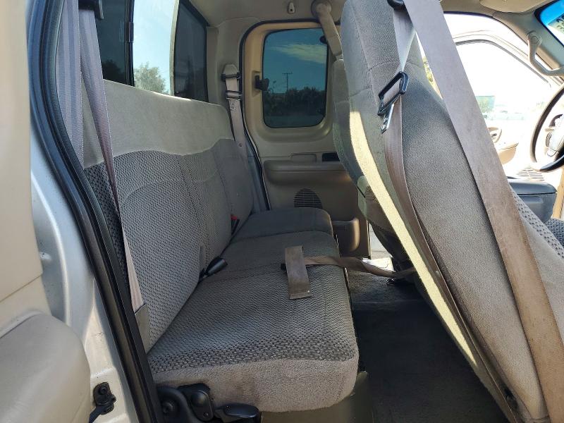 Photo 10 from auction – 2000 FORD F-150 with VIN 1FTRX18L6YNA40427