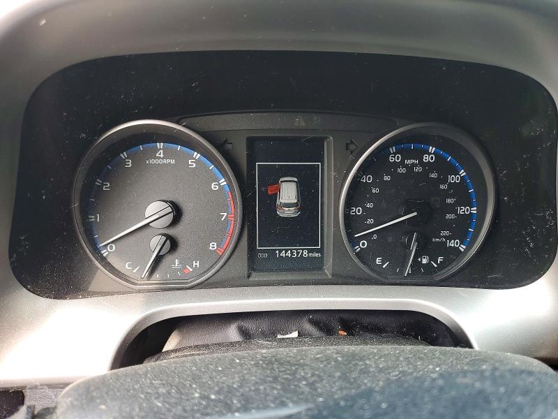 Photo 9 from auction – 2017 TOYOTA RAV4 with VIN JTMBFREV2HD219742