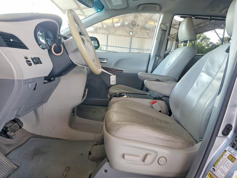 Photo 7 from auction – 2012 TOYOTA SIENNA with VIN 5TDYK3DCXCS260801