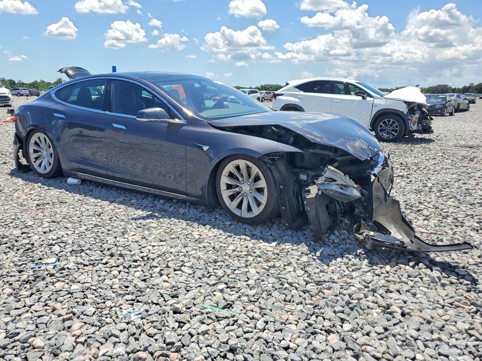 Photo 4 from auction – 2018 TESLA MODEL S with VIN 5YJSA1E26JF276062
