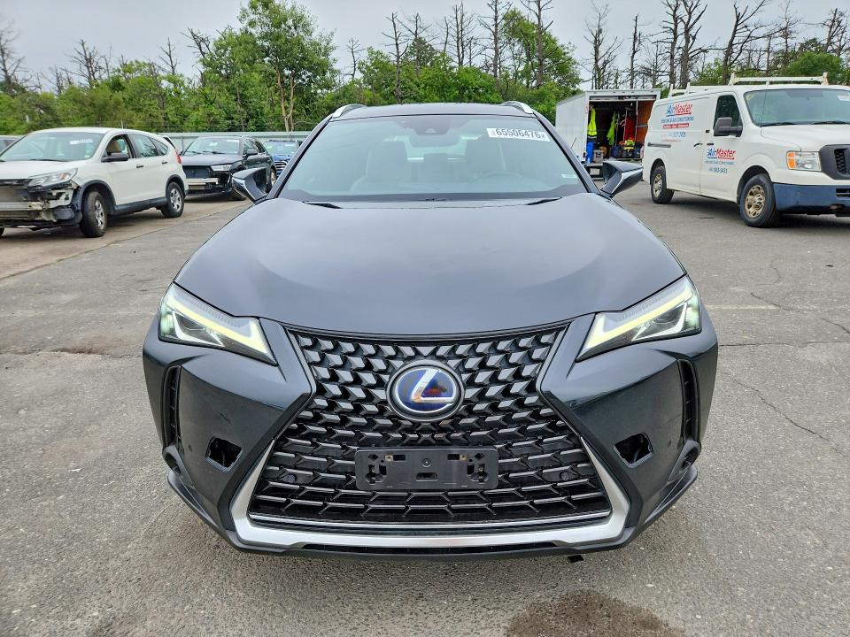 Photo 5 from auction – 2019 LEXUS UX with VIN JTHU9JBH8K2019384