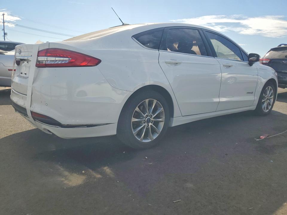 Zdjęcie 3 z aukcji – 2017 FORD FUSION z VIN 3FA6P0LU9HR344500