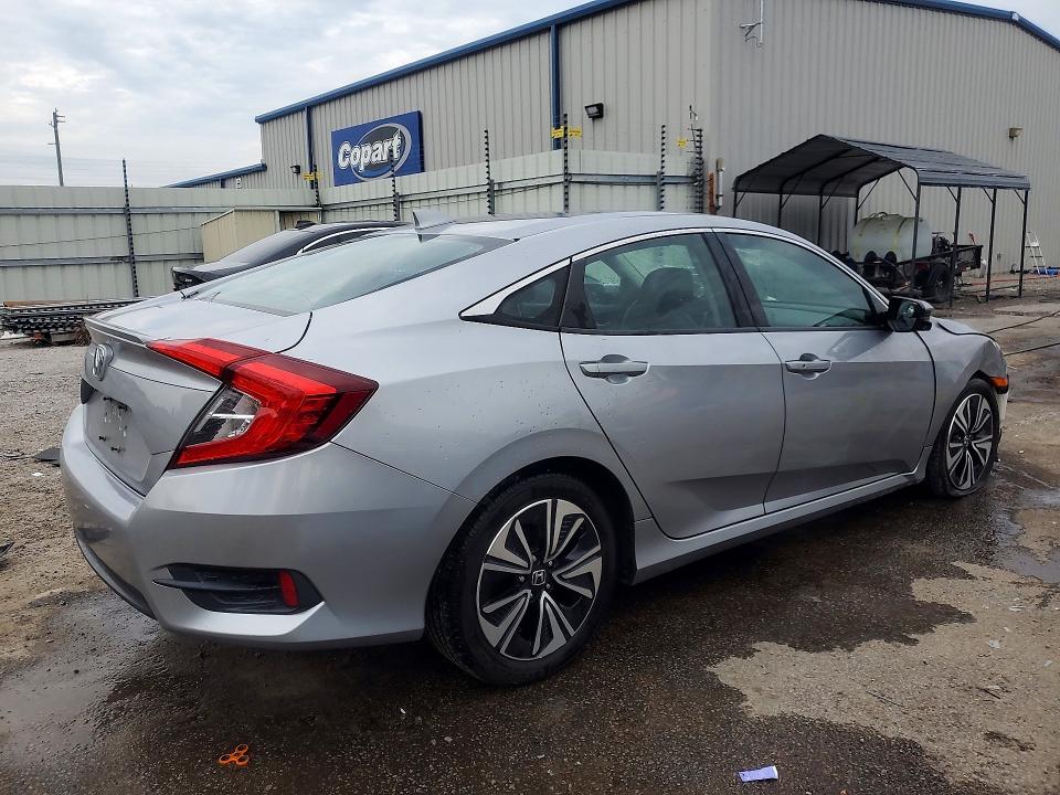 Photo 3 from auction – 2017 HONDA CIVIC with VIN 19XFC1F79HE014557