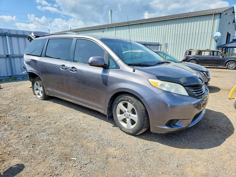 Photo 4 from auction – 2014 TOYOTA SIENNA with VIN 5TDZK3DC5ES448438