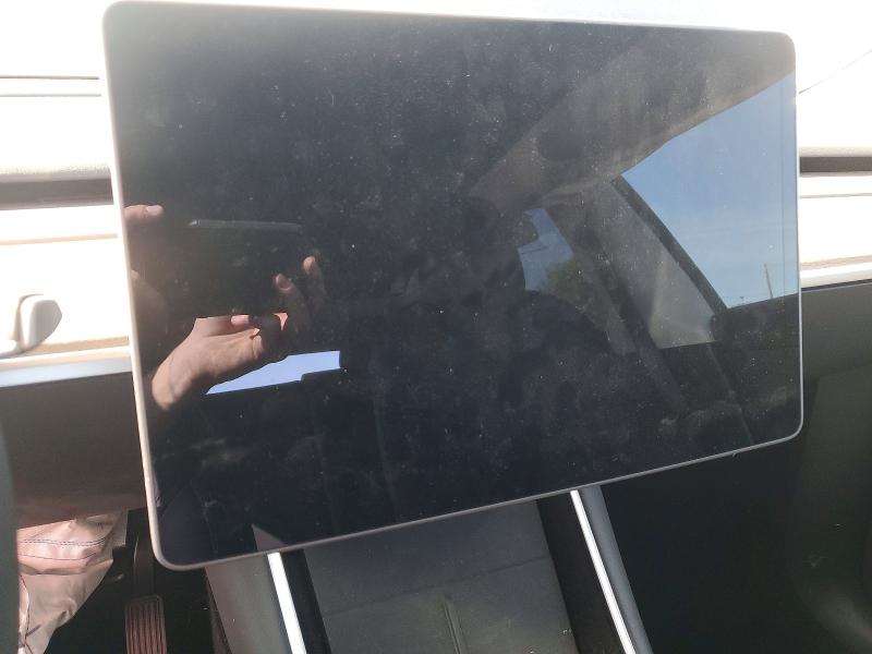 Photo 9 from auction – 2021 TESLA MODEL Y with VIN 5YJYGDEE1MF074187