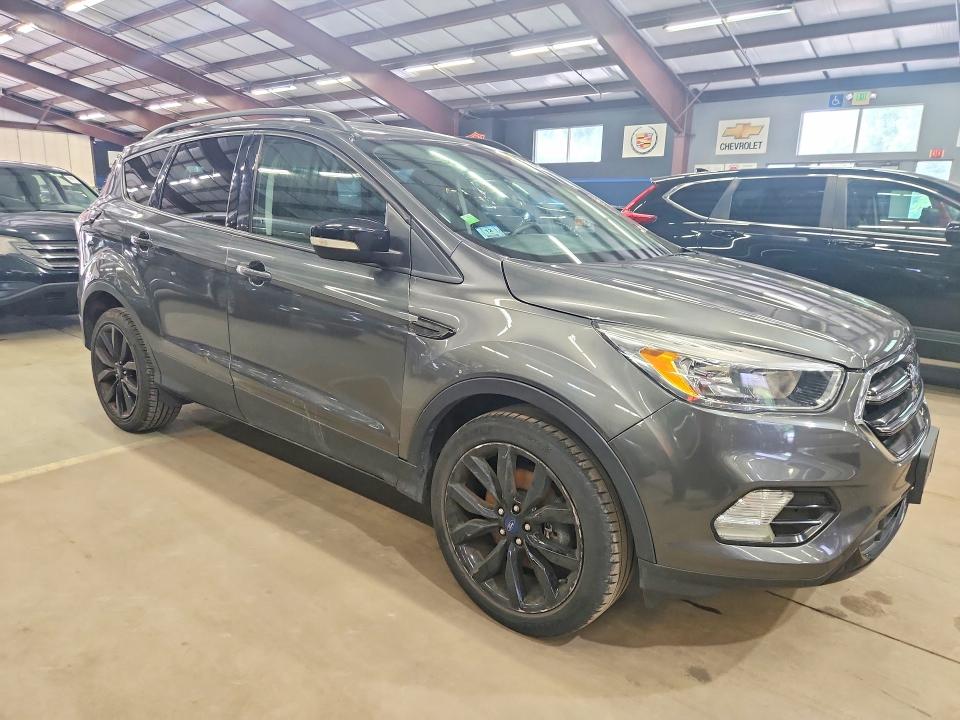 Photo 4 from auction – 2017 FORD ESCAPE with VIN 1FMCU9JD7HUE81744