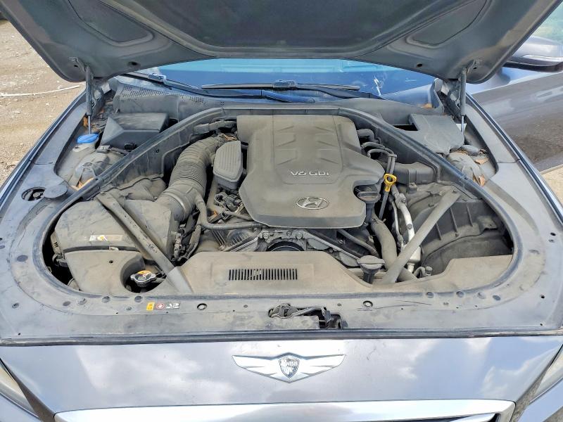 Photo 11 from auction – 2016 HYUNDAI GENESIS with VIN KMHGN4JE0GU109168