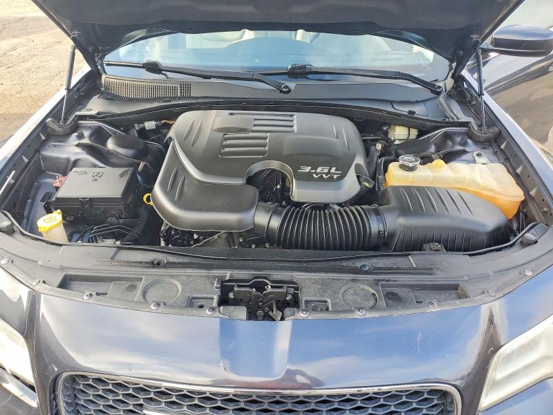Photo 11 from auction – 2015 CHRYSLER 300 with VIN 2C3CCAAG8FH893713