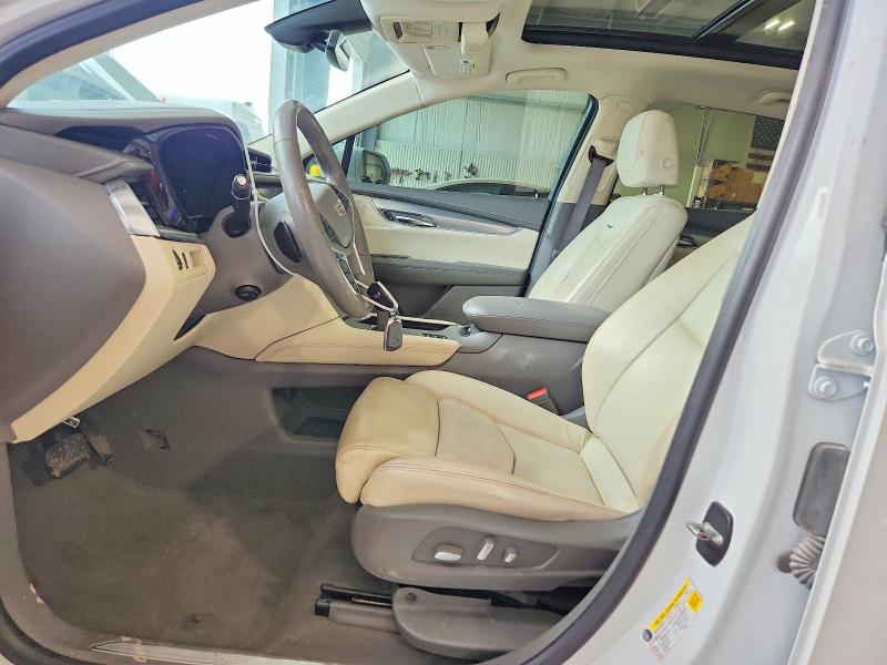Photo 7 from auction – 2017 CADILLAC XT5 with VIN 1GYKNDRS1HZ146835