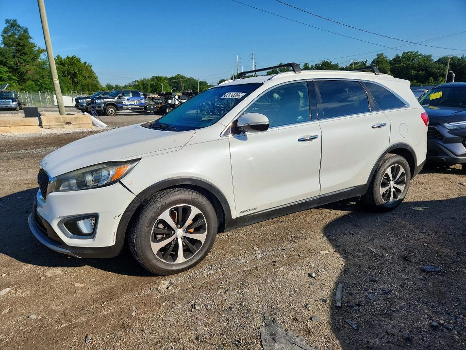 KIA SORENTO 2017 with VIN 5XYPHDA55HG271487 - Photo from auction