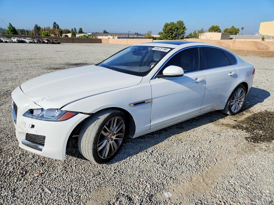JAGUAR XF 2017 with VIN SAJBE4BV4HCY26730 - Photo from auction