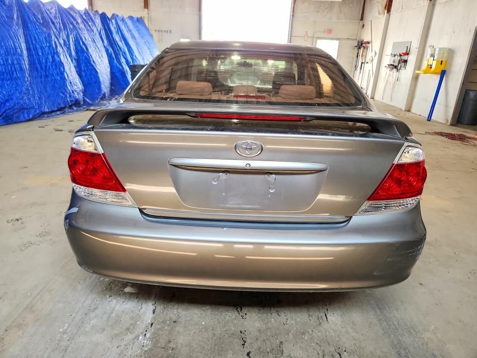 Photo 6 from auction – 2005 TOYOTA CAMRY with VIN 4T1BE32K95U609108