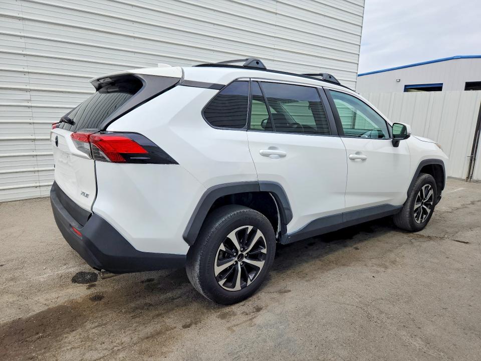 Photo 3 from auction – 2019 TOYOTA RAV4 with VIN JTMW1RFV4KD004806